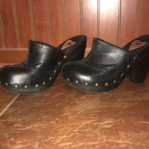 Rocket Dog Leather Clogs / Mules